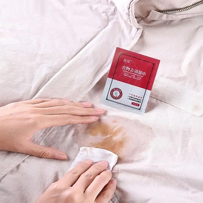 دستمال مرطوب لکه بر لباس در بسته 20 عددی - تصویر 2